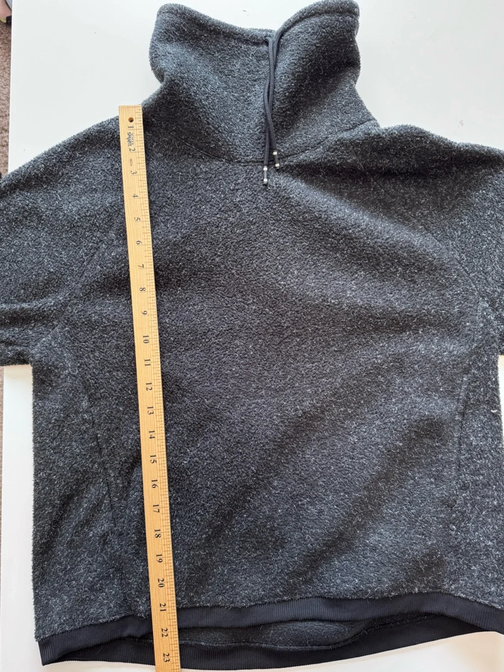 Nike Therma Fleece Cowel neck sweatshirt Women’s size Small